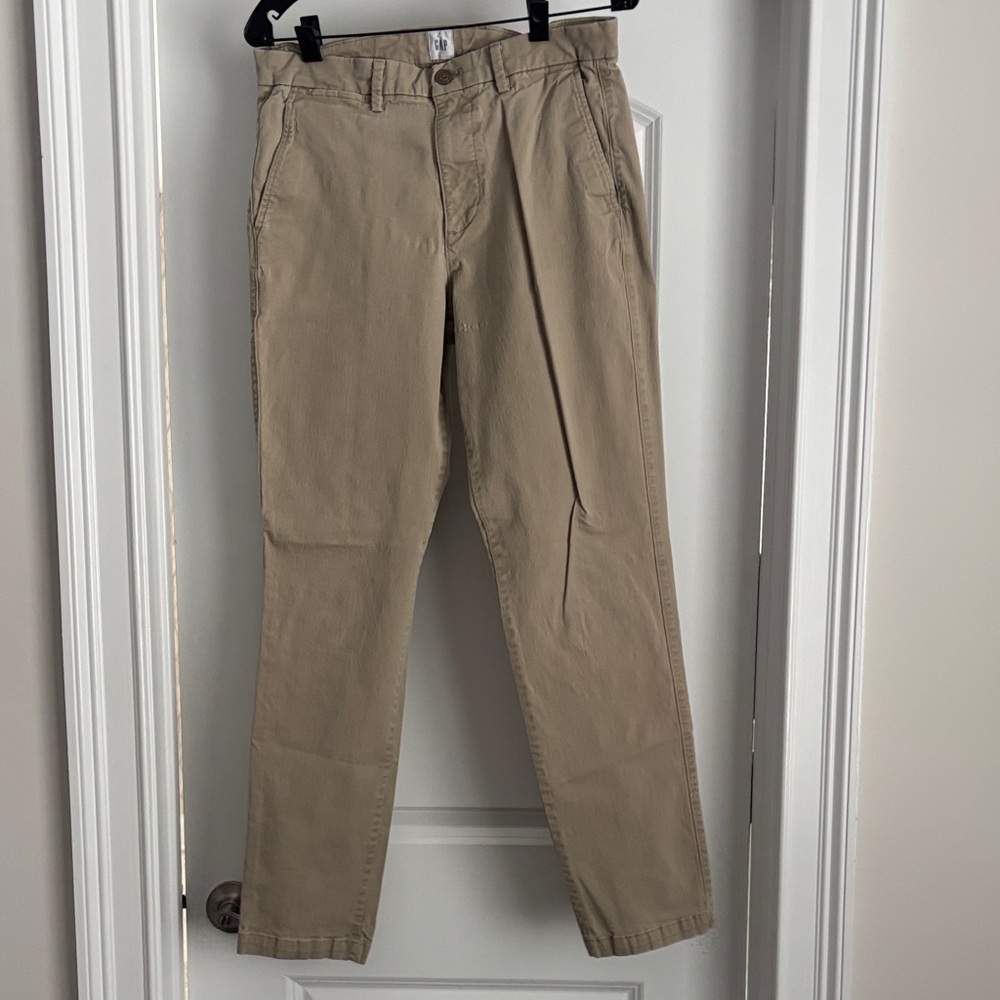 GAP Men's Khaki Chinos essential khaki straight taper